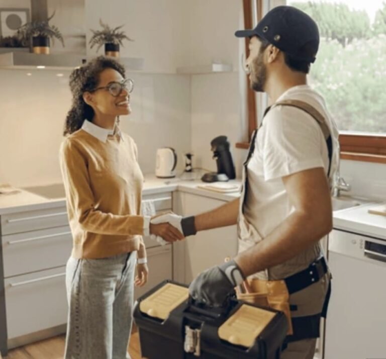 Ver pequeñas reparaciones de mantenimiento en Villas playablanca